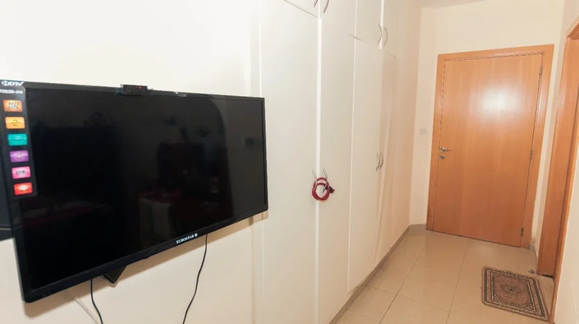 this is a screen inside a corridor with a bed space available for rent in Dubai Marina at a cheap price.