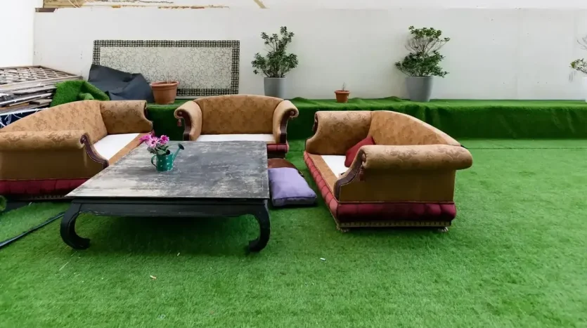 this picture shows a view of a single room in Marina avialble for rent at an exclusive price.