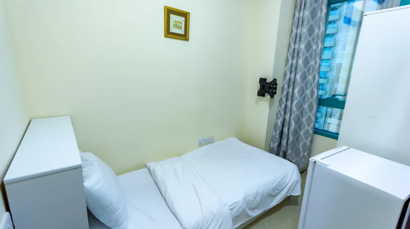 This picture shows a one bed and treasury inside a solo room available for rent in Dubai Marina.