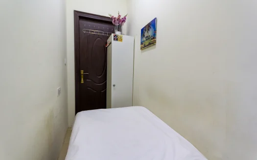 this photo shows a single room in Dubai Marina with high amenties.