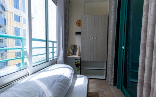 small room in Marina