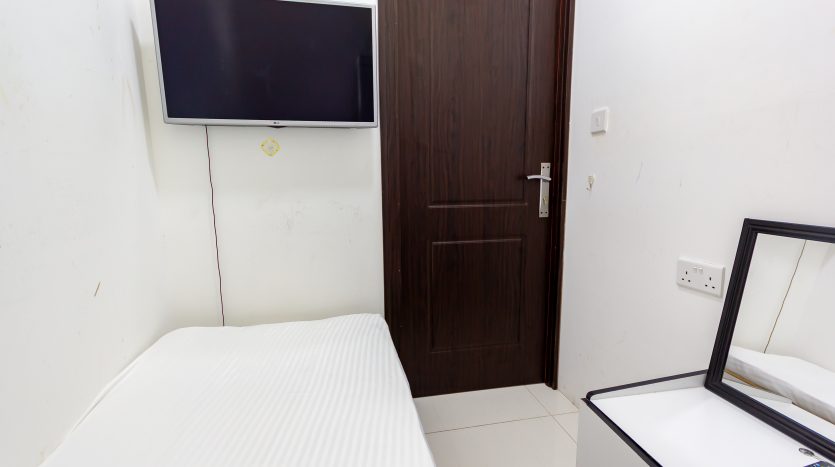This picture about a monthly Partition for Rent in Dubai Marina