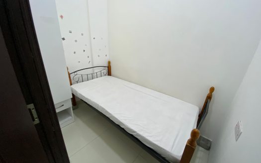This picture shows a bed in Partition in Al Quoz for rent - Dubai