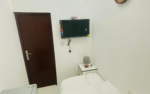 This picture Budget-Friendly small room in Bin Daher - Al Qusais