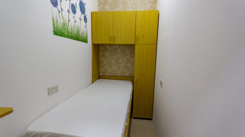 Affordable Partition for Rent in Marina Crown – for Females