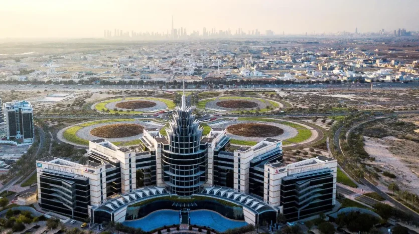 this picture shows the Al Barsha area in Dubai, with an article about life and rental costs there.