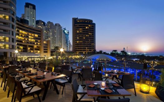 This picture shows view of resort with article about Best 16 resorts and restaurants in Dubai Marina.